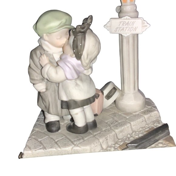 Enesco Bisque 1997 "We've Only Just Begun" Limited Edition Figurine 296058 - Picture 9 of 11